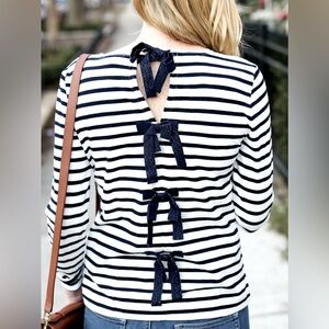 J.Crew Black & White Striped Top 
Medium
100% Cotton
Excellent condition
